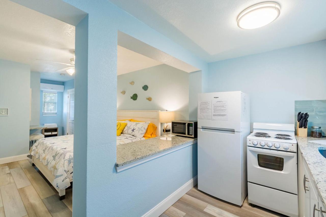 Upham Beach Inn St. Pete Beach Eksteriør billede